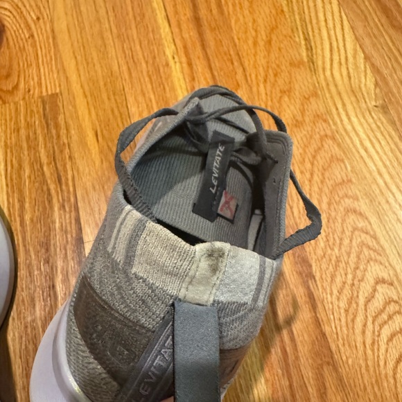 BROOKS Levitate 4 Running Shoes Size 9.5 - Picture 11 of 15